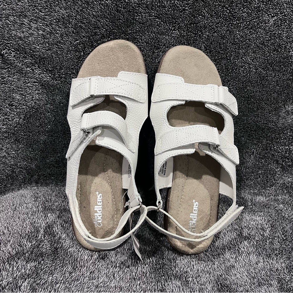 Cobbie Cuddlers Women Beatrice white suede Comfort Sandals size 7.5W New